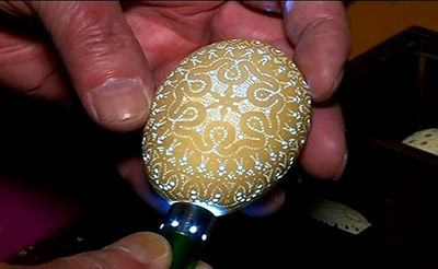 هنری خلاقانه بر روی شکننده ترین پوسته دنیا هنری خلاقانه بر روی شکننده ترین پوسته دنیا