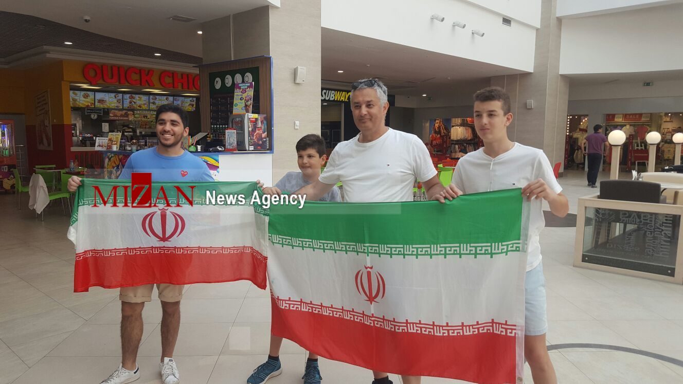 تعداد ایرانیها در سارانسک چند برابر پرتغالیها/ تعجب روسها از سروصدای هواداران تیم ملی مقابل هتل تیم پرتغال تعداد ایرانیها در سارانسک چند برابر پرتغالیها/ تعجب روسها از سروصدای هواداران تیم ملی مقابل هتل تیم پرتغال