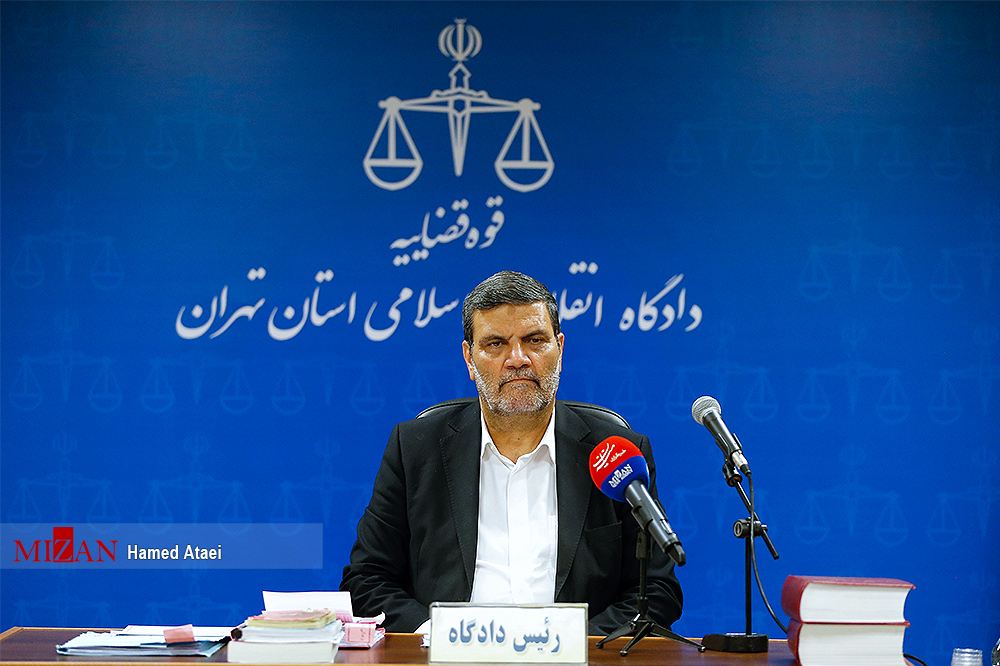 پاسخ نماینده دادستان به ادعای متهم در مورد اقرار زیر شکنجه: اکثر اقاریر شما در شعبه بازپرسی اخذ شده و آنجا تحت هیچگونه شکنجه‌ای نبوده‌اید/ قاضی صلواتی: دراویش به جای تشکر از سعه صدر نیروی انتظامی، اغتشاش کردند