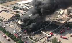 فوت یک نفر در حادثه آتش سوزی سوله رنگ در جاده مخصوص کرج /پایان عملیات مهار شعله های آتش /لکه گیری محل حادثه در دستور کار آتش نشان ها
