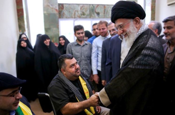تصاویری از دیدار رهبر انقلاب با جانبازان حزب‌الله لبنان