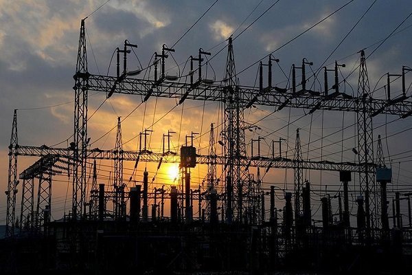 غافلگیری مشترکان چند ساعت زودتر از زمان قطعی برق /بنگاههای تولیدی متضررترین واحدها