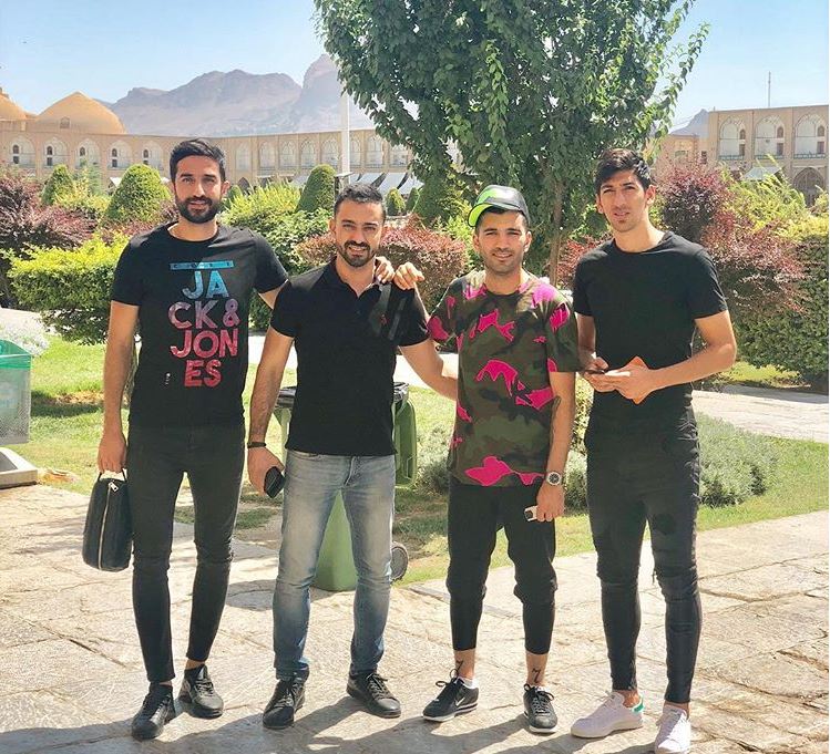 محسن مسلمان در حال گشت و گذار در نصف جهان همراه بازیکنان ذوب آهن + عکس
