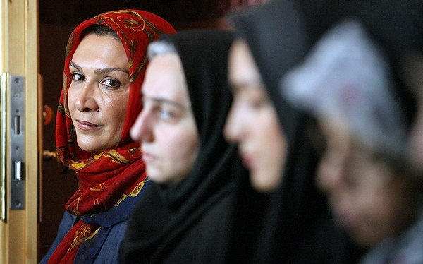 نقش مگر لباس است که آن را می‌فروشند/وقتی یک فوتبالیست سوپراستار می‌شود یعنی عرصه هنر بی در و پیکر است///دوشنبه