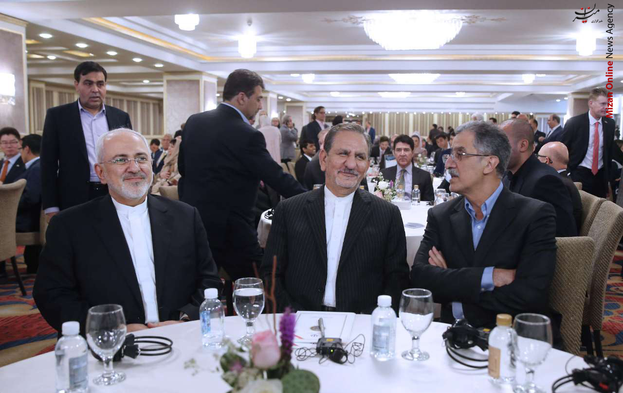 ظریف روایتی تصویری از اتفاقات روز گذشته/ دیدار کارگزاران حج با رهبر معظم انقلاب/ دیدار پوتین و ترامپ در فنلاند