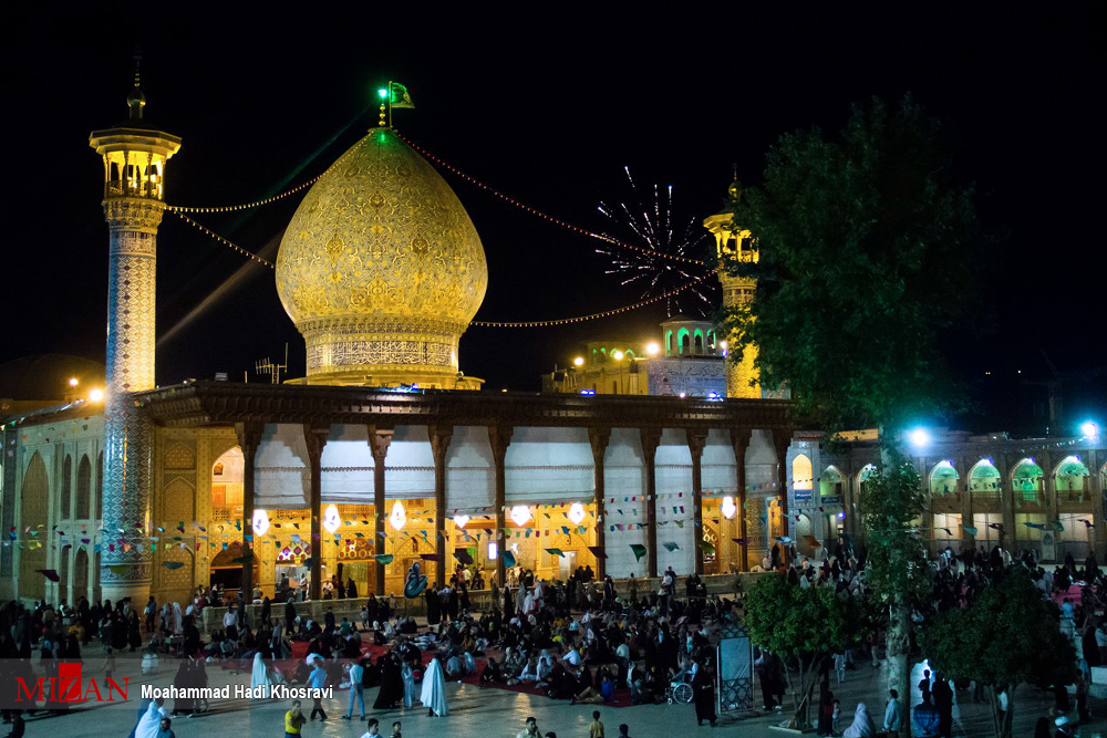 شاهچراغ روایتی تصویری از اتفاقات روز گذشته/ نمایش نورپردازی هزارتوی زمان بر پیکره برج آزادی/ هواپیمای جدید ایرباس