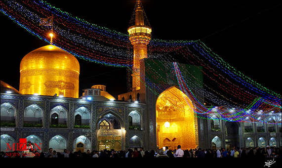 مولودی خوانی ولادت امام رضا (ع) با نوای محمود کریمی + فیلم