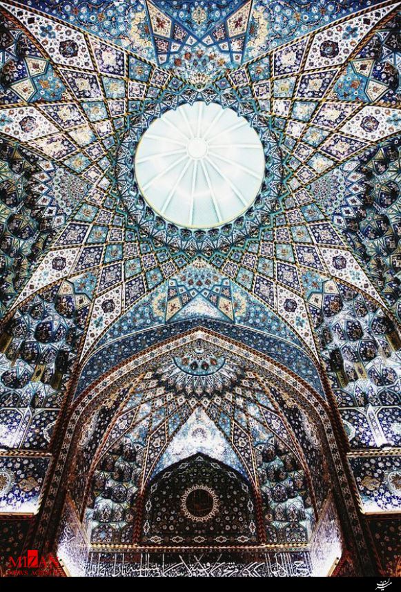 تصویری بی نظیر از سقف حرم امام حسین (ع) تصویری بی نظیر از سقف حرم امام حسین (ع)
