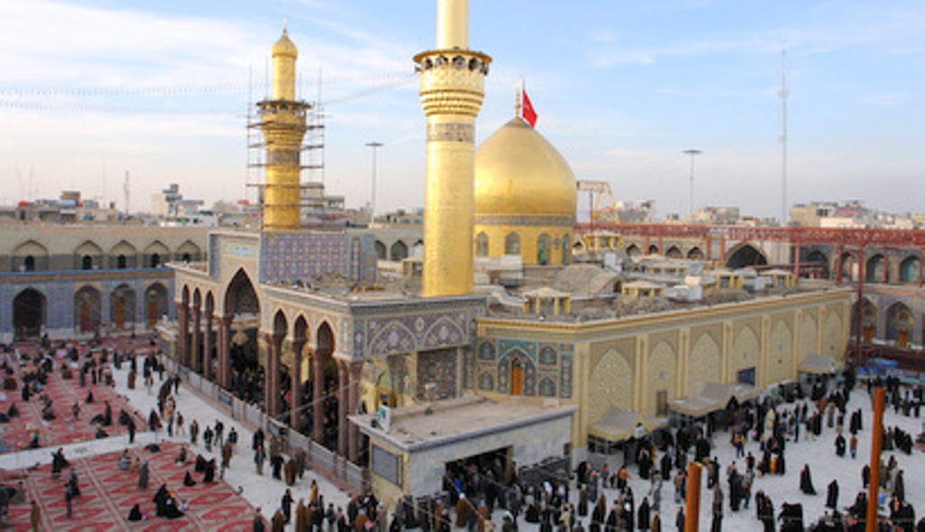 حضور بیش از ۴۰ هزار زائر روز عرفه در عتبات عالیات