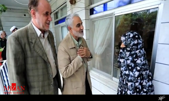 دیدار حاج قاسم سلیمانی با خانواده شهید حاج بابایی دیدار حاج قاسم سلیمانی با خانواده شهید حاج بابایی + فیلم