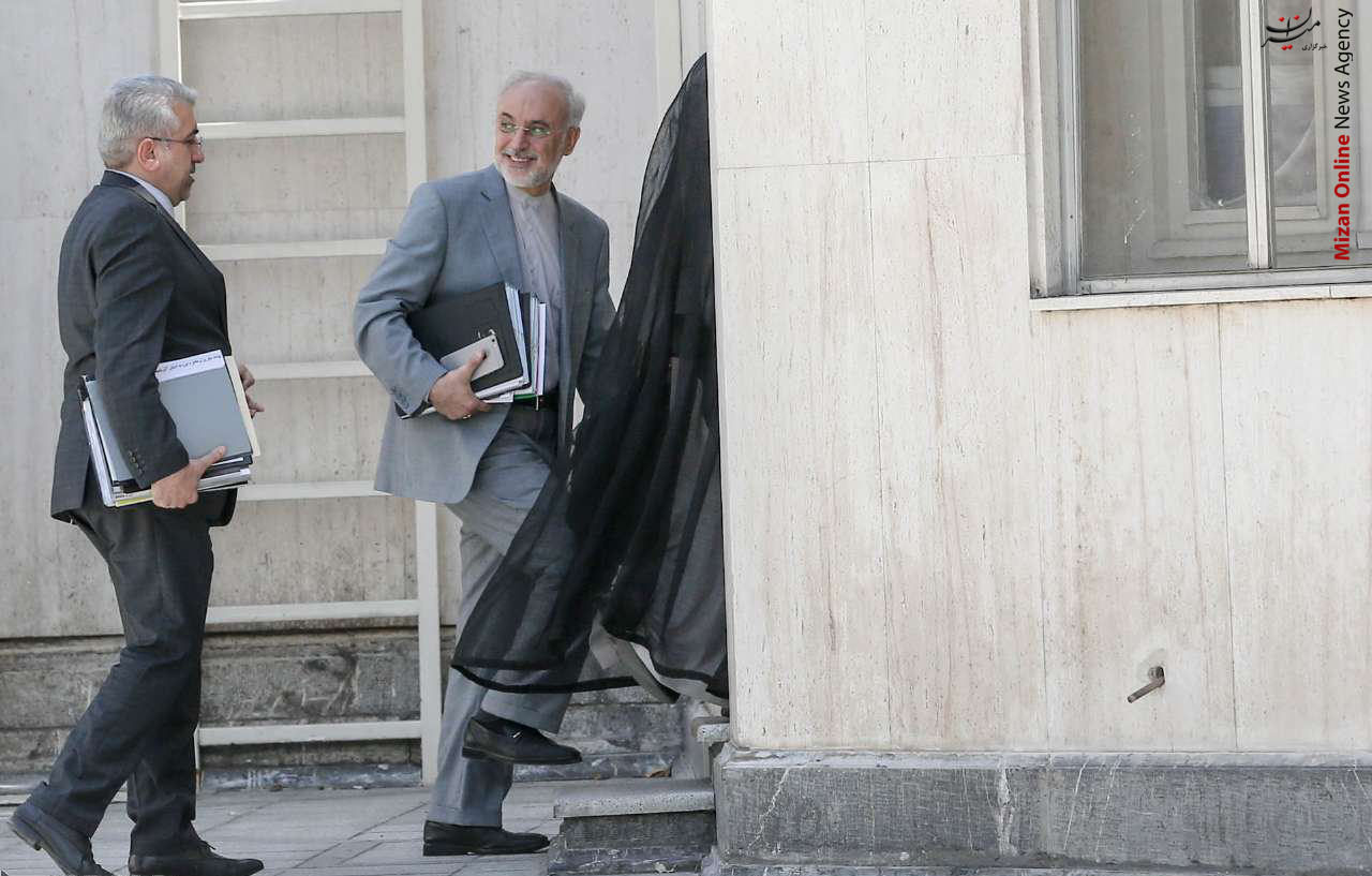 خندههای مستانه وزیران خندههای مستانه وزیران پس از جلسه هیات دولت +عکس