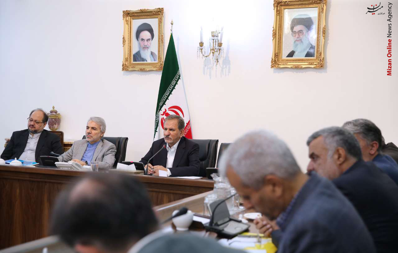 وزیر جهاد کشاورزی یادداشت فوری به وزیر جهاد کشاورزی در جلسه اقتصاد مقاومتی +عکس