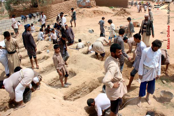 خاکسپاری کودکان شهید یمنی +عکس