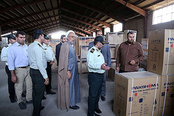 شناسایی ۵ انبار احتکار لوازم خانگی به ارزش ۳۰ میلیارد تومان در استان قزوین شناسایی ۵ انبار احتکار لوازم خانگی به ارزش ۳۰ میلیارد تومان در استان قزوین