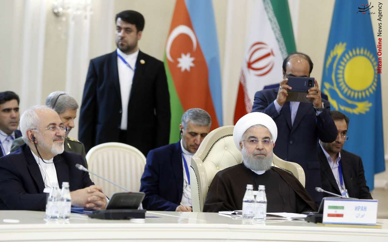 روحانی روایتی تصویری از اتفاقات روز گذشته/یکصد و بیست و نهمین نشست خبری سخنگوی قوه قضاییه/ رهاسازی نمادین بچه ماهی خاویاری در دریای خزر/ طوفان شن در زابل
