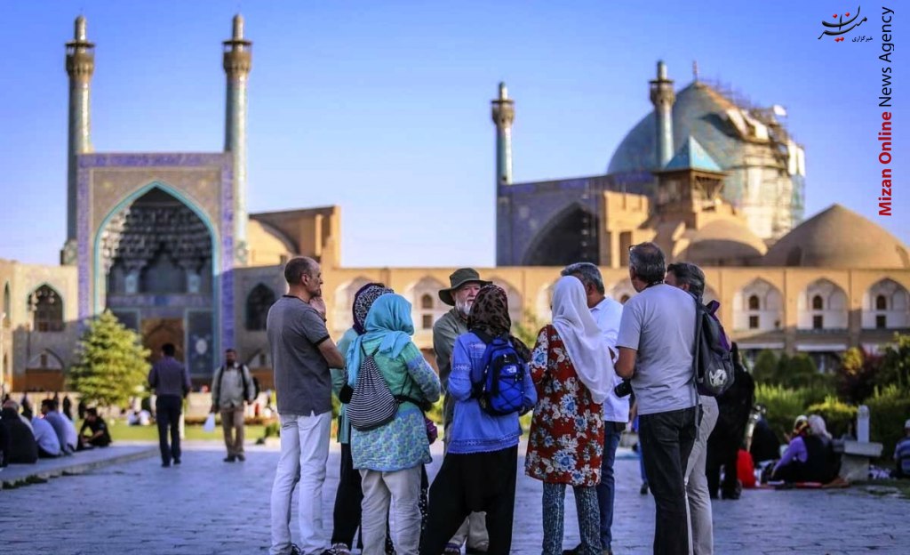 ۵ عادت آزاردهنده رایج گردشگران/ به آتش کشیدن بیش از ده‌ها خودرو در سوئد+عکس/ بی‌بی سی فرمانده جنگ رسانه‌ای علیه ایران است/سربازان ملکه از خودشان ترسیدند! / آش شور بی بی سی صدای مردم انگلیس را هم در آورد!