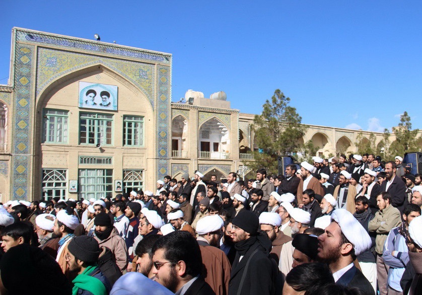 طلاب در اعتراض به «مشکلات اقتصادی و نوسانات بازار» فردا در قم تجمع می‌کنند