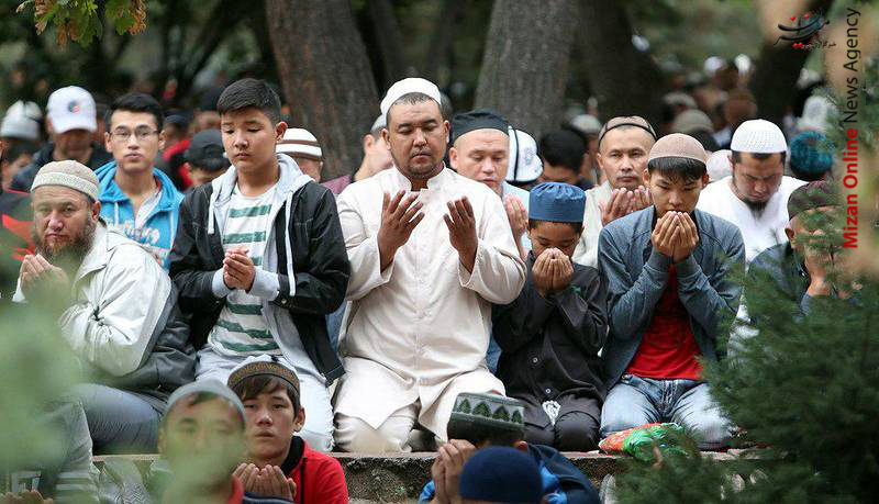 اقامه نماز عید قربان در پایتخت قرقیزستان اقامه نماز عید قربان در پایتخت قرقیزستان +عکس