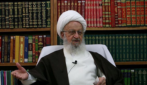 جمعی از فرماندهان سپاه با آیت‌الله مکارم شیرازی دیدار کردند