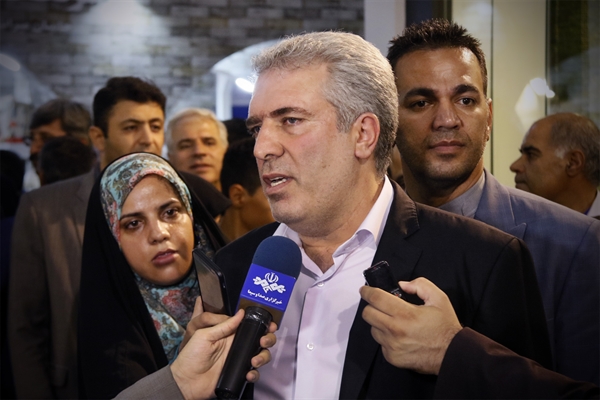 هنرمندان صنایعدستی ۵۰۰ میلیون دلار به ارزآوری کشور کمک کردهاند هنرمندان صنایعدستی ۵۰۰ میلیون دلار به ارزآوری کشور کمک کردهاند