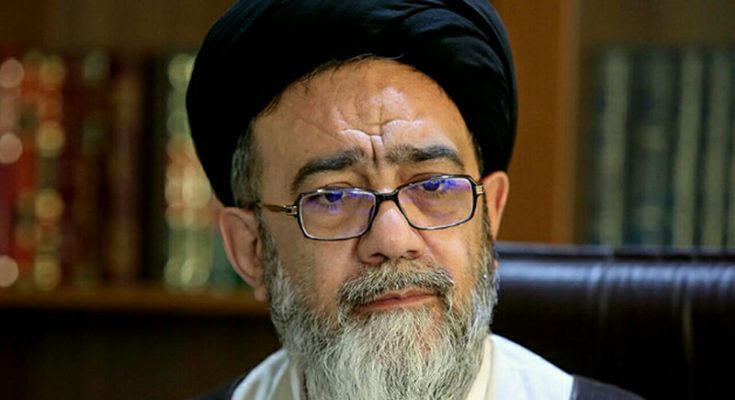 ائمه جمعه نماد وحدت و محور روشنگری جامعه باشند