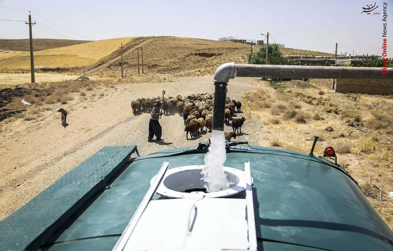 آبرسانی سیار به روستاهای قروه آبرسانی سیار به روستاهای قروه +عکس