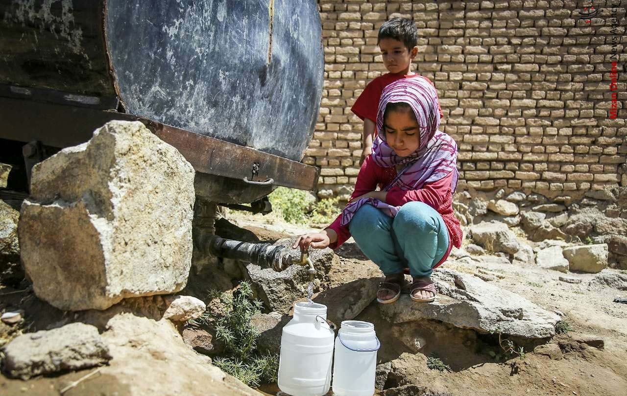 آبرسانی سیار به روستاهای قروه آبرسانی سیار به روستاهای قروه +عکس