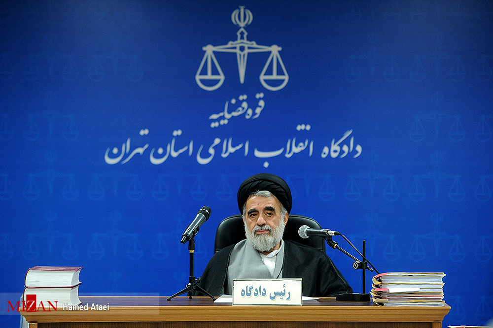 قاضی زرگر برگزاری ۳ جلسه در کمتر از ۴ روز نشان از عزم دستگاه قضایی برای مقابله با مفسدان اقتصادی دارد/ انتشار تصویر و مشخصات متهمان، اقدامی شایسته در برخورد با مجرمان