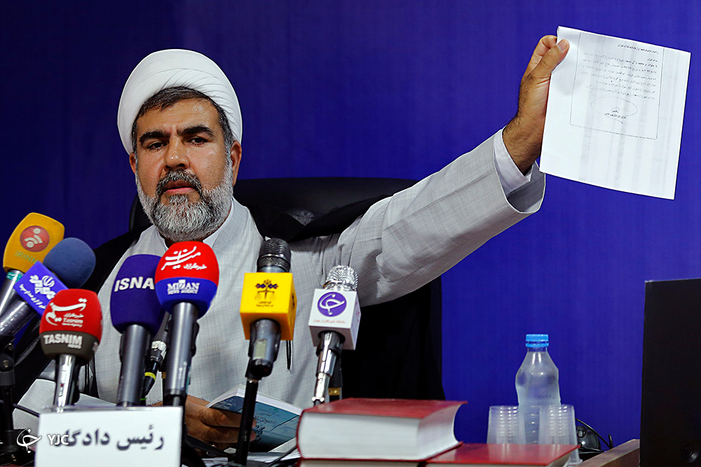 مشاور احمدی نژاد: ۶ رسانه در دادگاه مشایی حضور داشتند/ دولت بهار: فقط میزان بود!