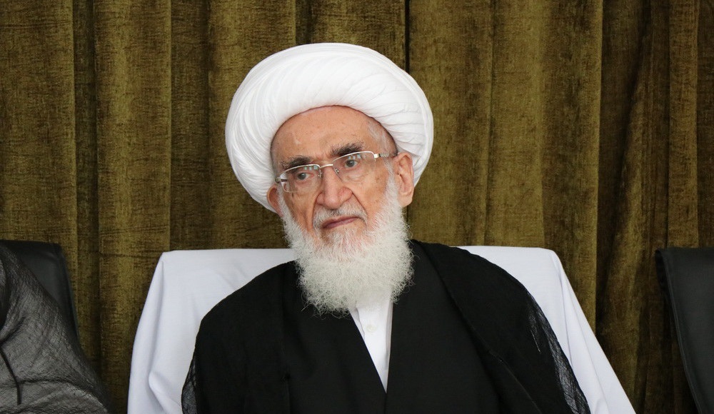 دشمن به دنبال حذف بیان مسائل سیاسی درمنابر است/ عملکرد برخی از مسئولان برای ناامیدی مردم است