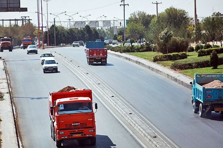 کاهش سرعت مجاز کامیونها در بزرگراههای پایتخت کاهش سرعت مجاز کامیونها در بزرگراههای پایتخت