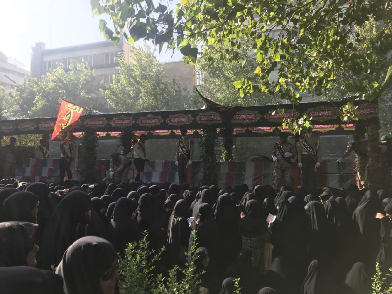آغاز مراسم تشییع پیـکر پاک ۱۳۵ شـهید گمنام