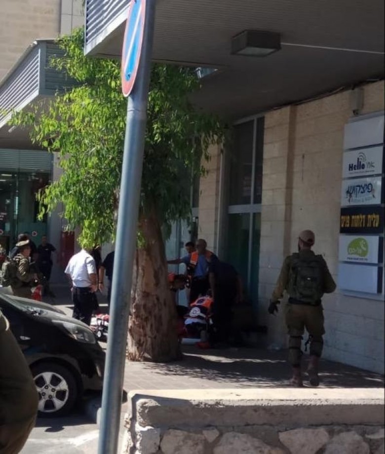 عملیات استشهادی در جنوب بیت لحم/زخمی شدن ۲ صهیونیست/ مبارز فلسطینی به شهادت رسید+تصاویر عملیات استشهادی در جنوب بیت لحم/زخمی شدن ۲ صهیونیست/ مبارز فلسطینی به شهادت رسید+تصاویر