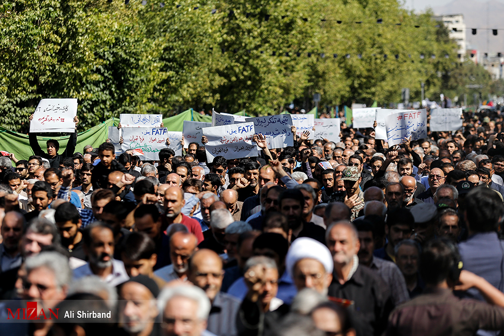 راهپیمایی نمازگزاران تهرانی در محکومیت حمله تروریستی اهواز برگزار شد