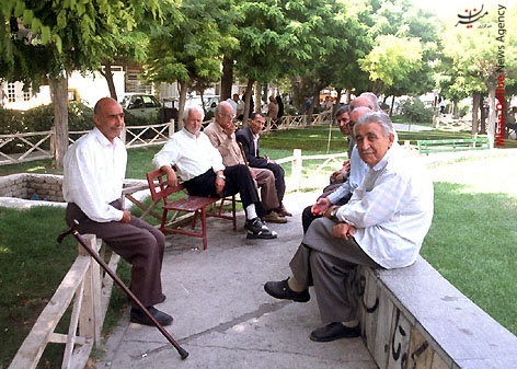 سالمندان شهاب سنگها مهمان پاییزه اصفهان خواهند شد/برداشت۱۰۰ تن گیاه دارویی در گناباد/ جمعه بازار بزرگ خودرو کرمان افتتاح شد