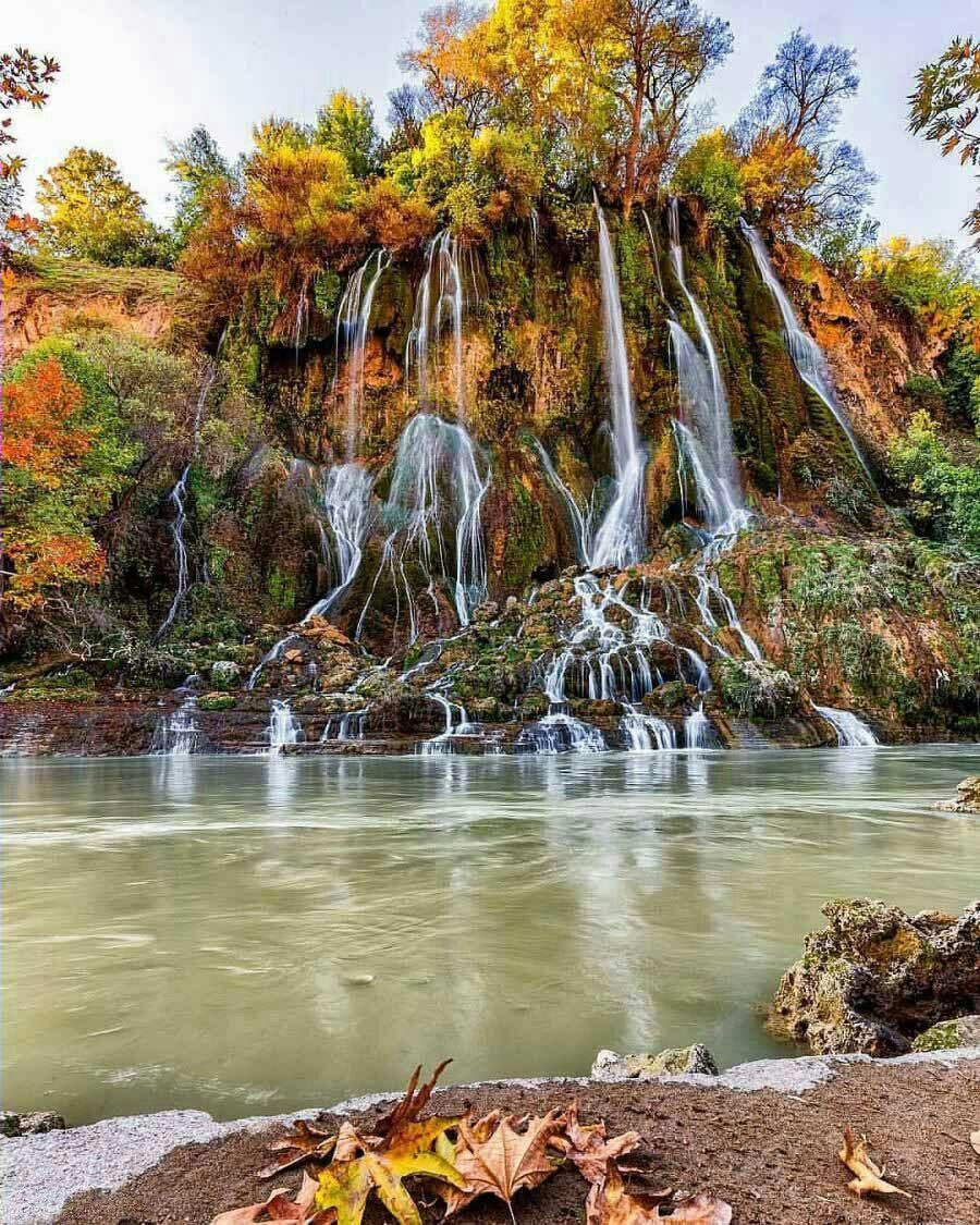 منظره‌ی پاییزی آبشار بیشه لرستان