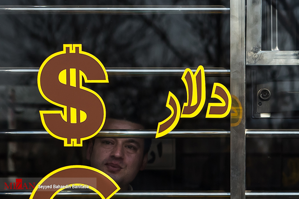 ادامه کاهش نرخ دلار با تداوم اخبار خوب اقتصادی/ کاهش تقاضا عامل اصلی سقوط قیمت