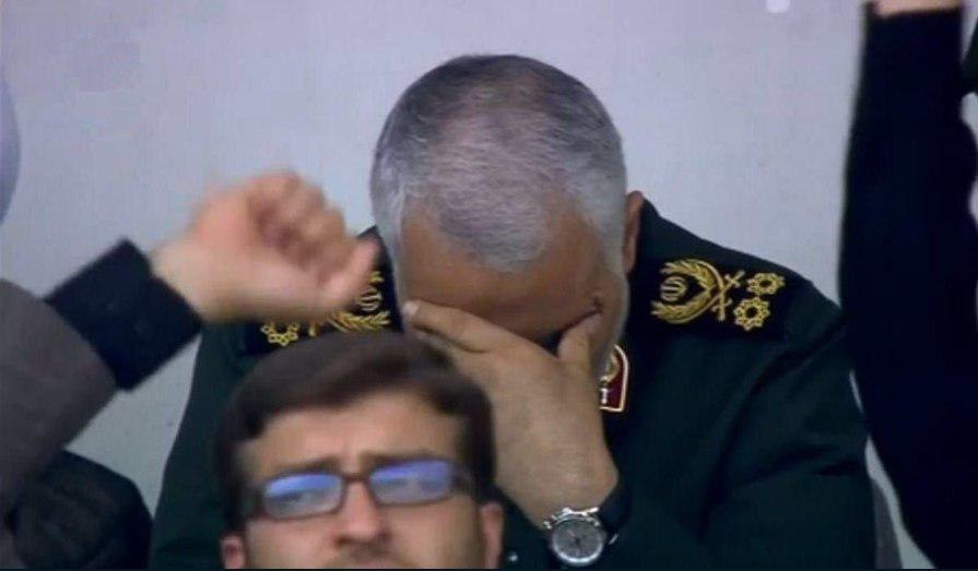 اشک حاج قاسم در محضر رهبر انقلاب