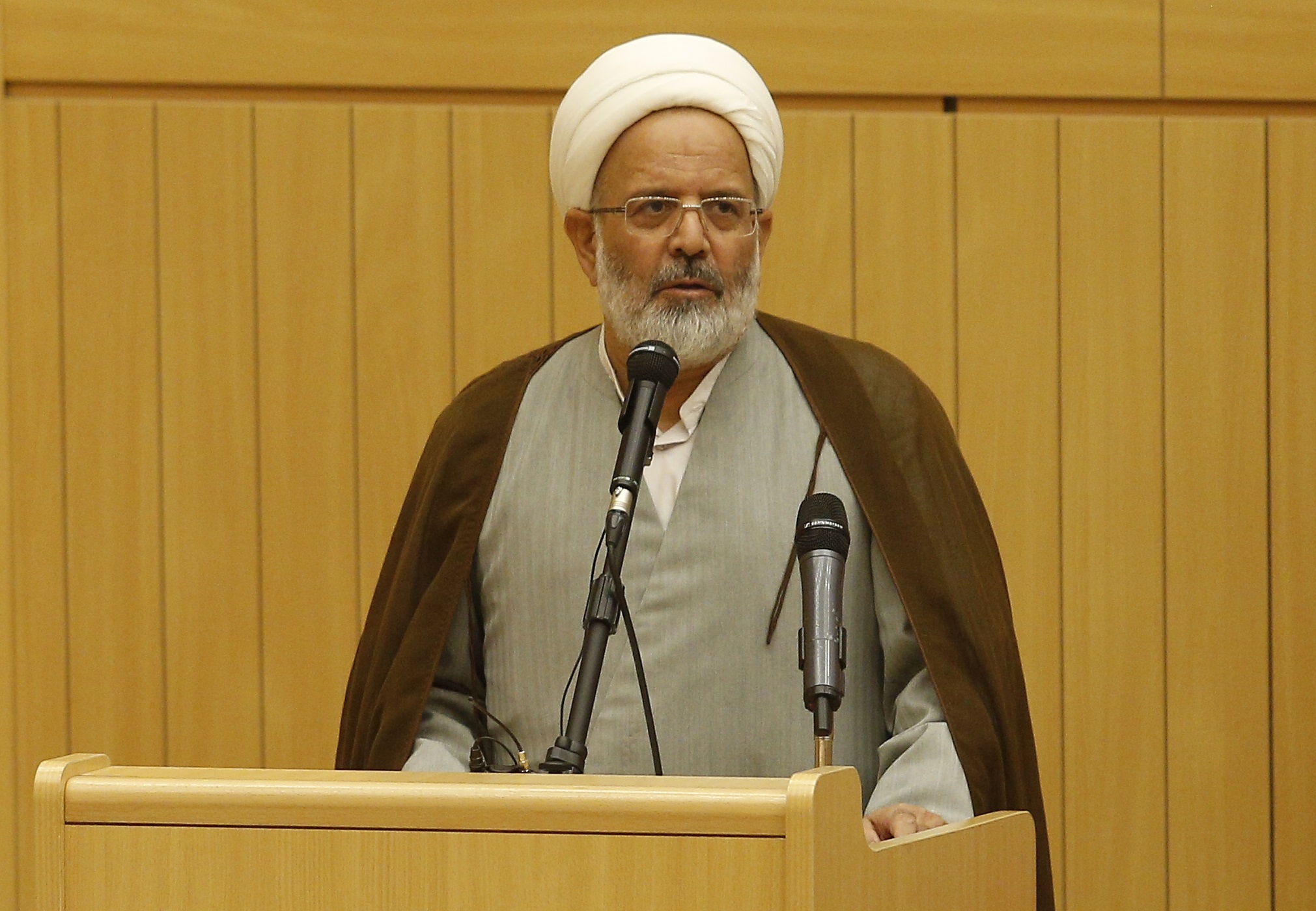 قوانین دستگاه‌های دولتی اصلاح و شفاف شود