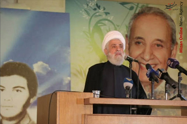 مادر «عماد مغنیه» مادر «عماد مغنیه» در کنار فرزندش آرام گرفت +فیلم و عکس