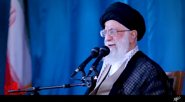 رهبر انقلاب: بایستی به دشمن پیام قدرت بدهیم، نه پیام ضعف + فیلم رهبر انقلاب: بایستی به دشمن پیام قدرت بدهیم، نه پیام ضعف + فیلم
