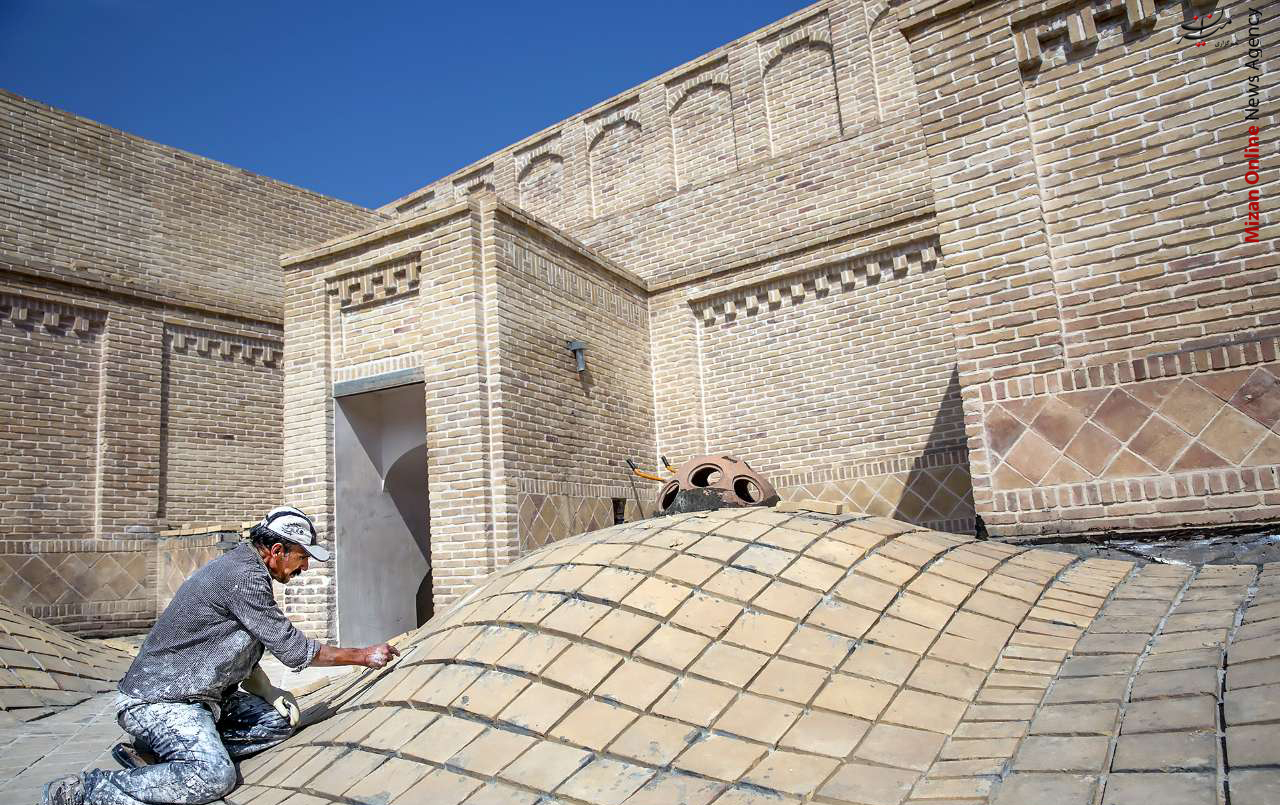 مرمت حمام روایتی تصویری از اتفاقات امروز/ گامهای بلند عاشقان حسینی/ خونینترین کشتار تاریخ کریمه/ اعتراض به قتل خاشقجی مقابل کاخ سفید