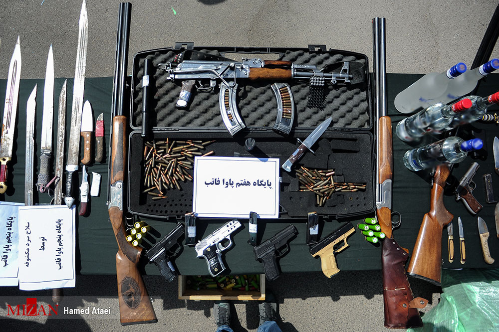 پاتک پلیس به ۲۴۰ اراذل و اوباش پایتخت/متهمان در فضای مجازی اقدام به ارعاب شهروندان کرده بودند پاتک پلیس به ۲۴۰ اراذل و اوباش پایتخت/متهمان در فضای مجازی اقدام به ارعاب شهروندان کرده بودند