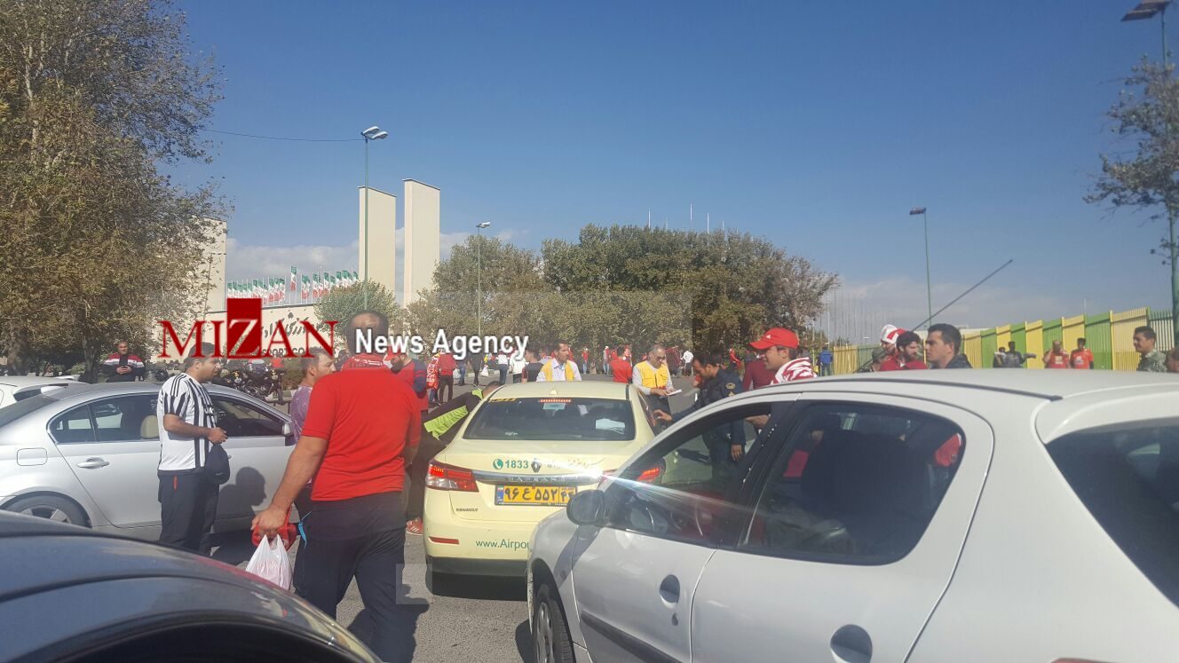 از پیشنهاد عجیب دلالان به خبرنگاران تا پُر شدن پارکینگهای ورزشگاه آزادی از پیشنهاد عجیب دلالان به خبرنگاران تا پُر شدن پارکینگهای ورزشگاه آزادی