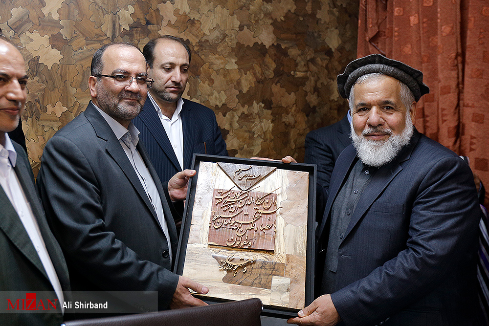 زبان تحسین هیئت افغانستانی از خدمات سازمان زندان‌ها برای اصلاح مددجویان / از استقبال میهمانان با انجام ورزش‎های باستانی تا اهدای هدایای دست‌ساز مددجویان به وزیر دادگستری افغانستان