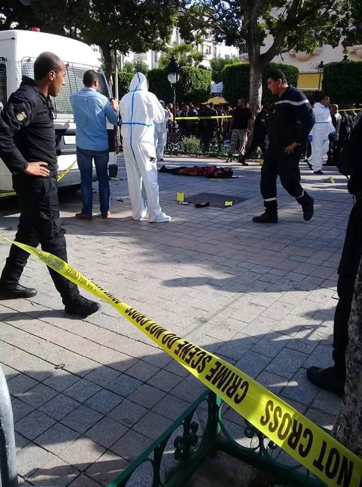 انفجار انتحاری در مرکز تونس/یک زن خود را نزدیک گشتی پلیس منفجر کرد/چندین نفر مجروح شدند+تصاویر