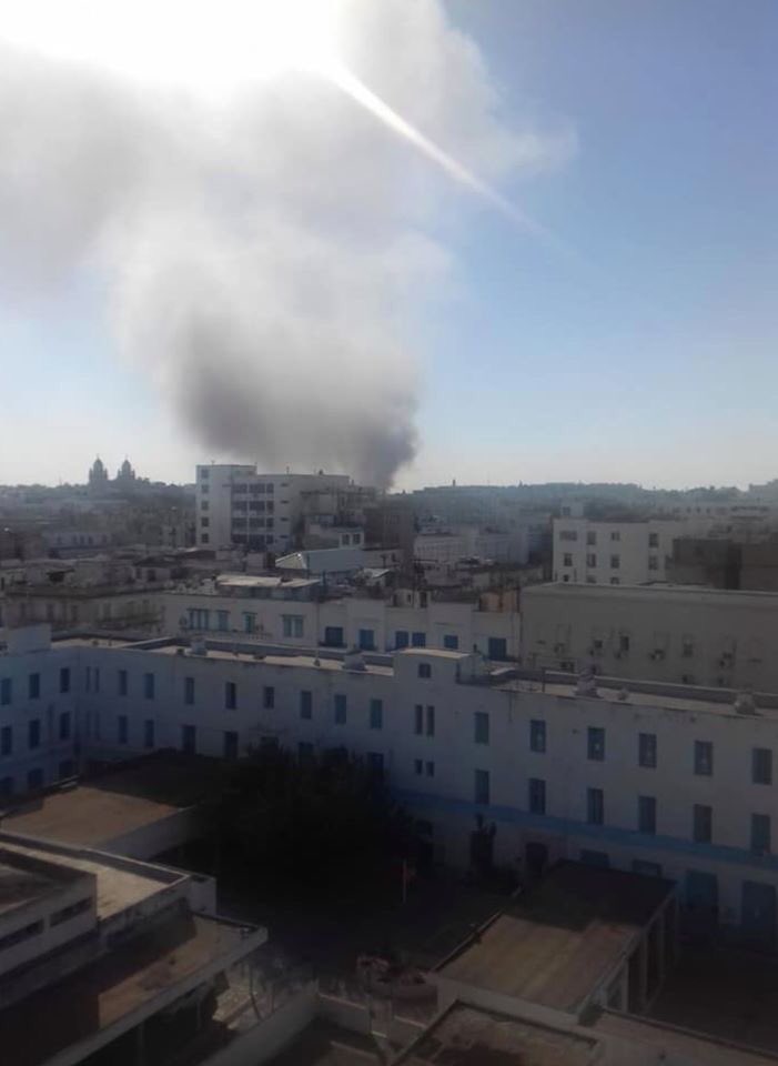 انفجار انتحاری در مرکز تونس/یک زن خود را نزدیک گشتی پلیس منفجر کرد/چندین نفر مجروح شدند+فیلم و تصاویر