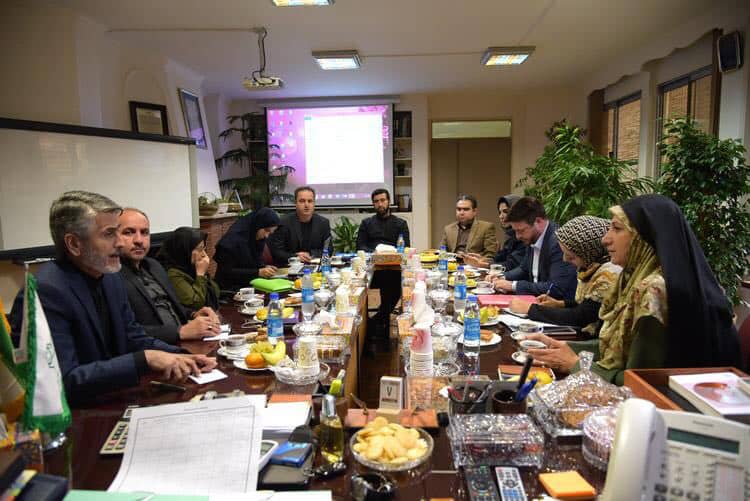 دستفروشان پایبند به قانون خدمات میگیرند/ برای رفاه حال شهروندان محلهایی ویژه دستفروشی در نظرگرفته ایم دستفروشان پایبند به قانون خدمات میگیرند/ برای رفاه حال شهروندان محلهایی ویژه دستفروشی در نظرگرفته ایم