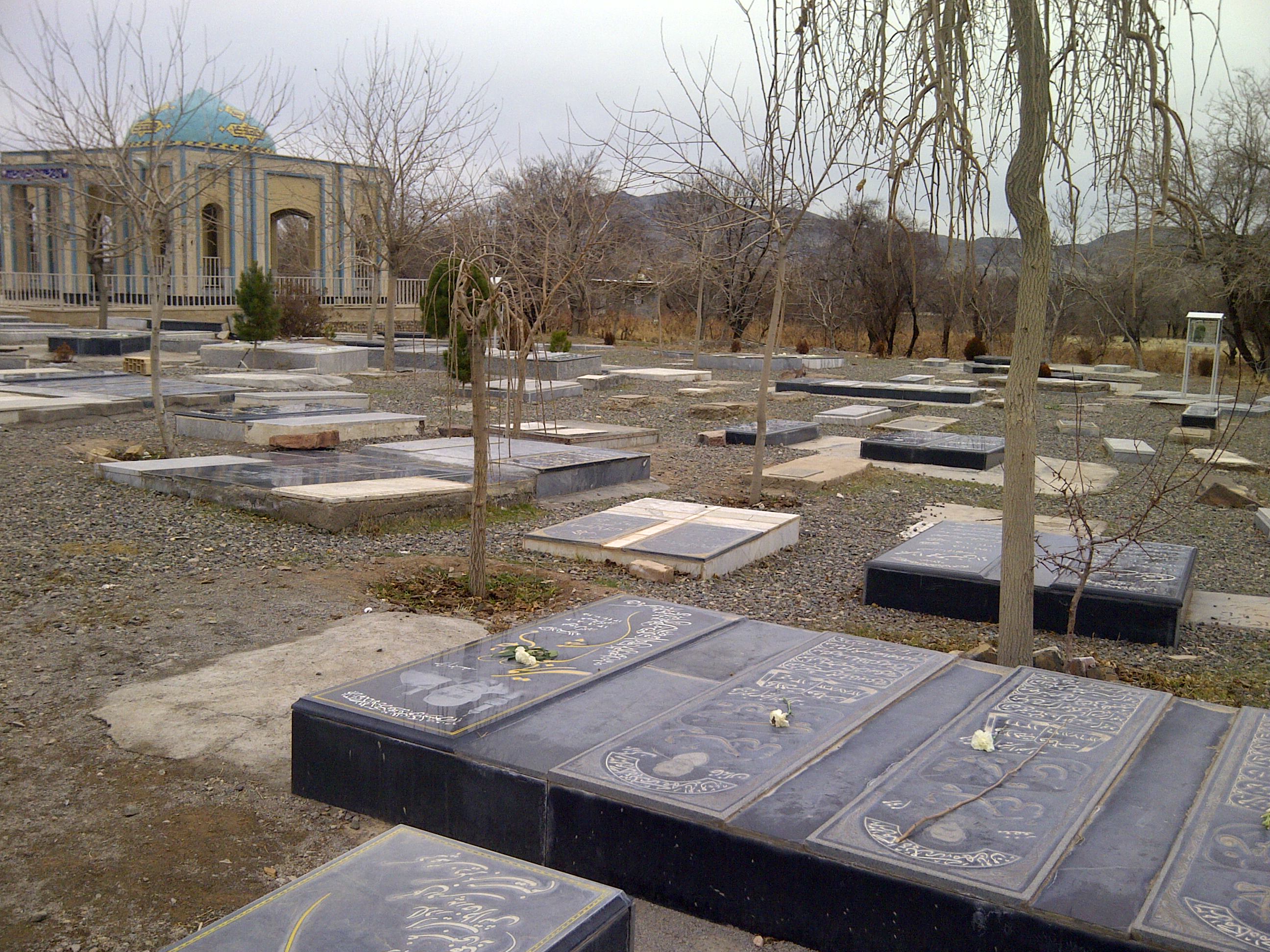 نیاز اموات بیشتر از کسانی است که در دنیا زندگی میکنند/خیرات بهترین هدیه به رفتگان است نیاز اموات بیشتر از کسانی است که در دنیا زندگی میکنند/خیرات بهترین هدیه به رفتگان است