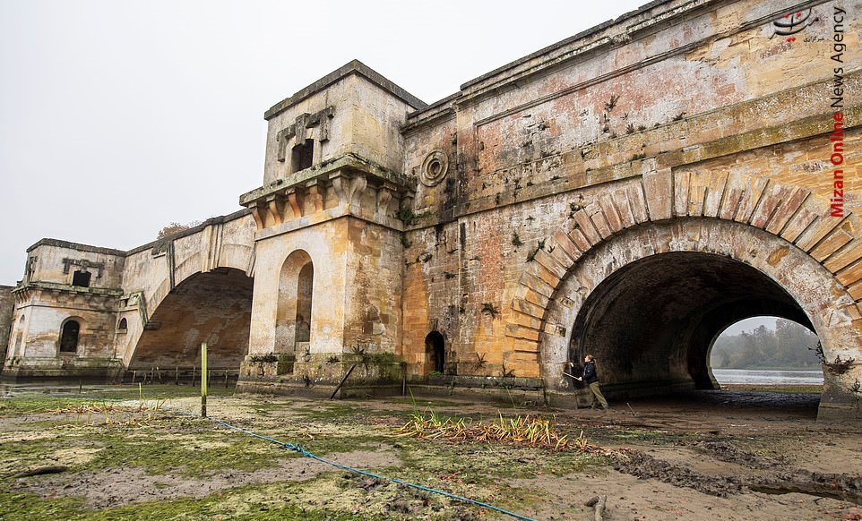 کشف اتاقهای مخفی خانه اجدادی چرچیل کشف اتاقهای مخفی خانه اجدادی چرچیل +عکس